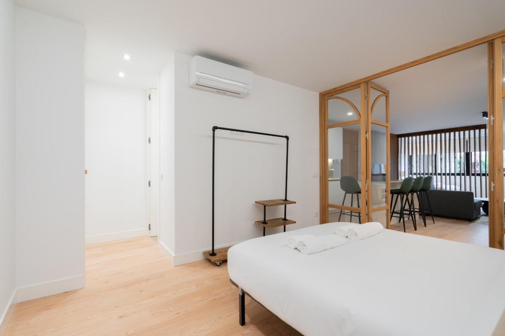 Apartamento Reformado Para 6 Personas En Plena Gran Via Alquiler Temporal Madrid Esterno foto