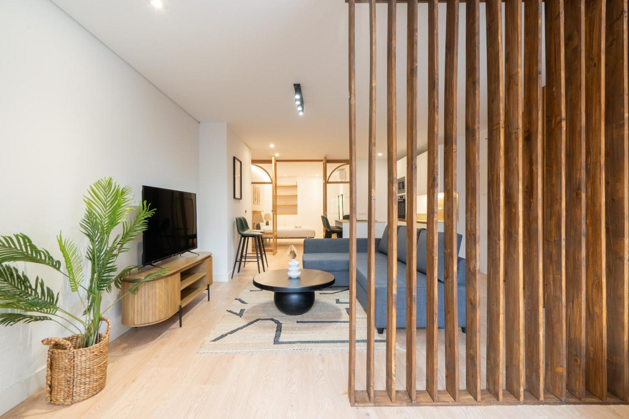 Apartamento Reformado Para 6 Personas En Plena Gran Via Alquiler Temporal Madrid Esterno foto