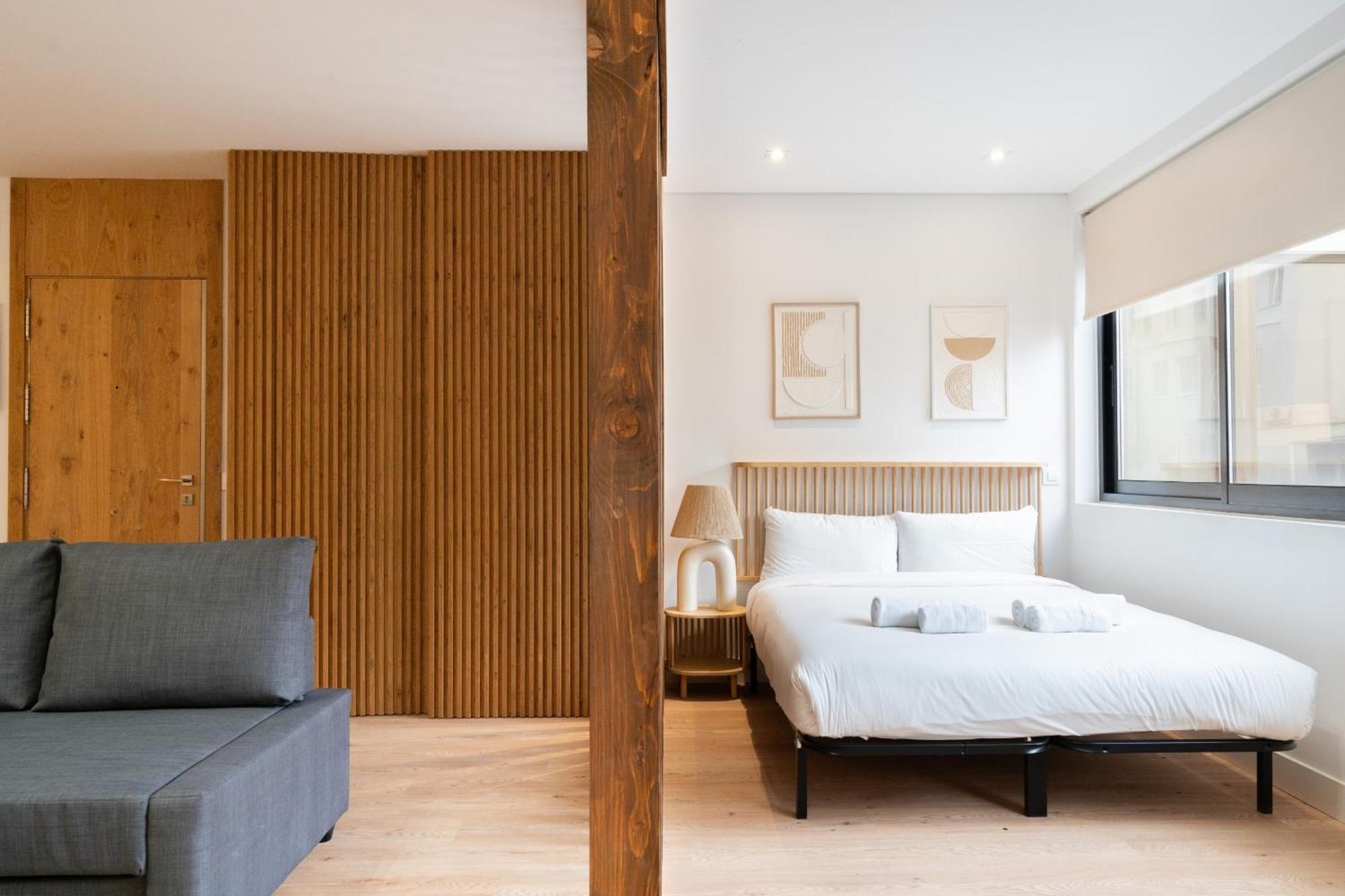 Apartamento Reformado Para 6 Personas En Plena Gran Via Alquiler Temporal Madrid Esterno foto
